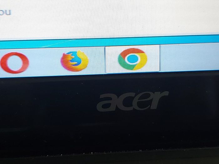 ACER Aspire One, Model D257, Intel Atom N455, 1.66GHz, 1 GB Ram, 250 GB HDD, Windows 7, 32 bit, firefox, Opera, Chrome