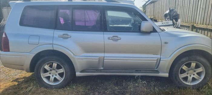 mitsubishi pajero shogun