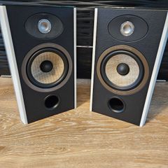 Focal Aria 906 bookshelf speakers