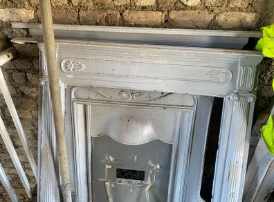 2x fireplaces cast iron