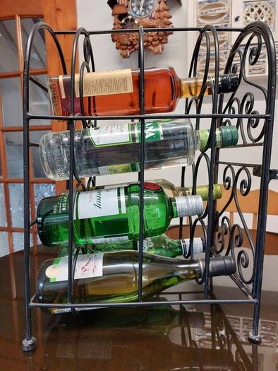 metal wine bottle holder