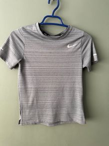 nike t-shirt
