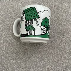 Vintage Nursery Rhyme Childs Mug There Was An Old Woman Who Lived In A Shoe Green White Retro