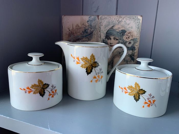 Delicate China Teaset