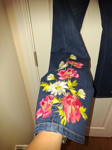 Stunning brand NEW Joe Browns  Floral Print Embroidered Bootcut Jeans, size 8