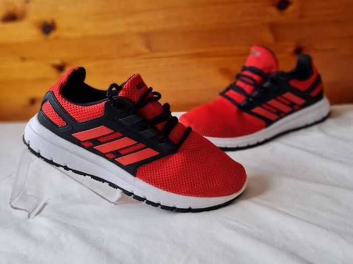 2017 adidas energy cloud 2 Size 8 eu 42 red/black In excellent condition