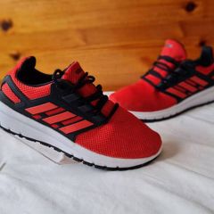 2017 adidas energy cloud 2 Size 8 eu 42 red/black In excellent condition