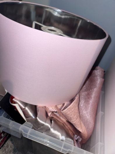 Pink Bedroom Set Curtains/Lamps & Lampshade