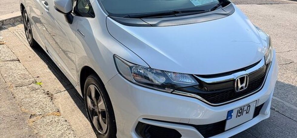 19.1 HONDA FIT 1.5 Hybrid Automatic- ONLY 39k