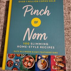 Book - Pinch of Nom