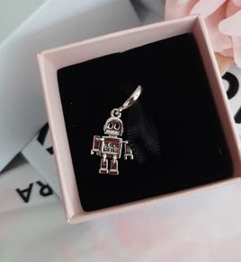 New genuine pandora robot charm