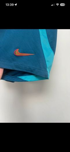 Nike drifit size small slim