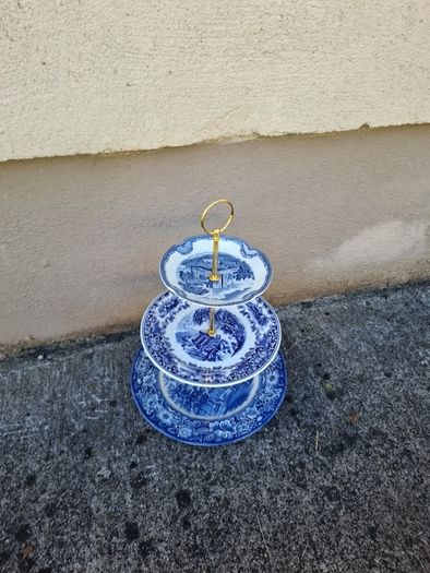 Blue cake stand postage possible