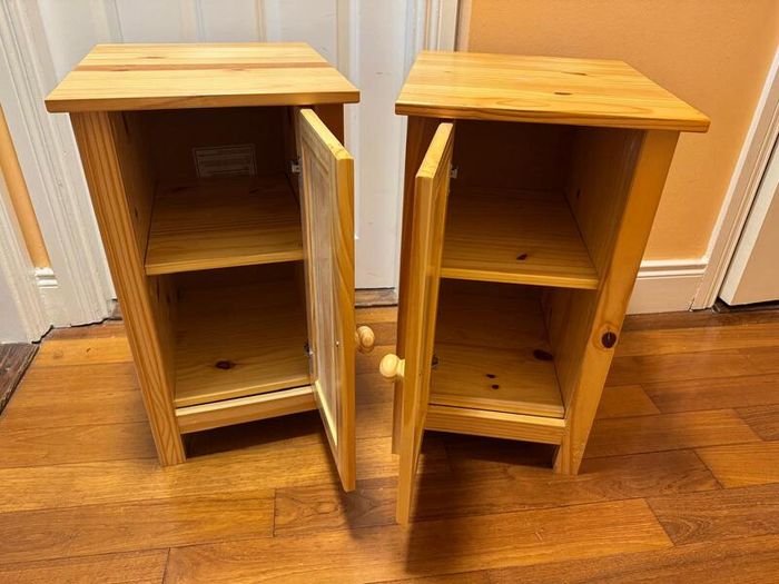 Bedside lockers