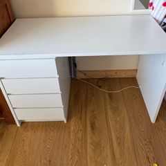 desk / vanity table