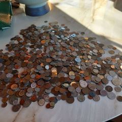 650 coins from around the world, post 6e, D18