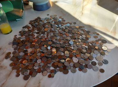 650 coins from around the world, post 6e, D18