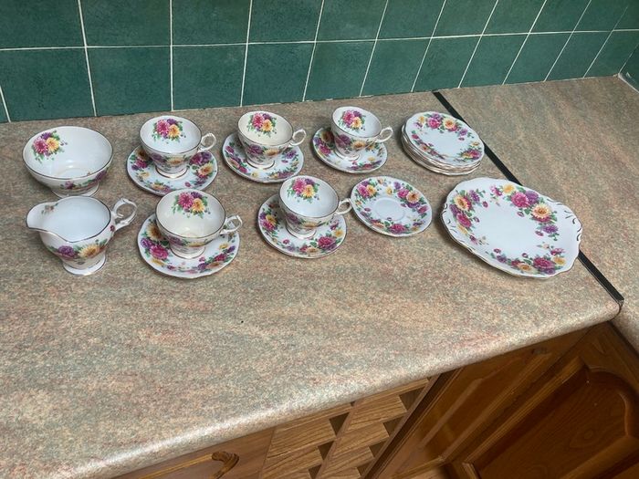Tea Set - Queen Anne Fine Bone China -Autumn Glory
