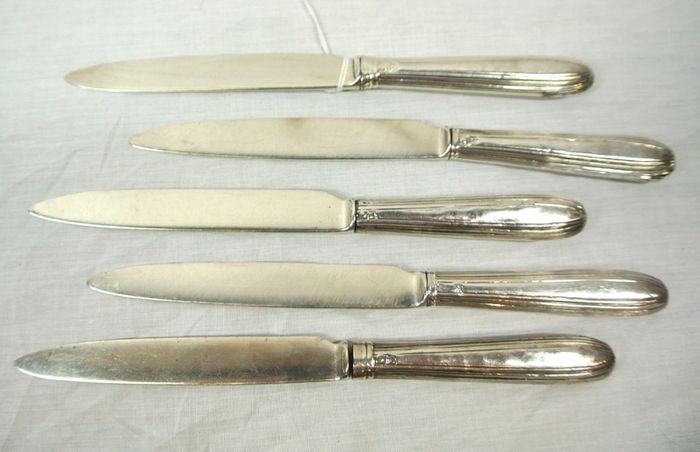 Robert Trickett, C.1775. Sterling Silver George III. 5 knives, 1775, 20cm, 240g
