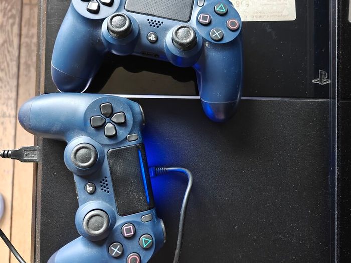 PS4 - Console & Games