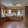 Chestnut Kitchen Free Image 5