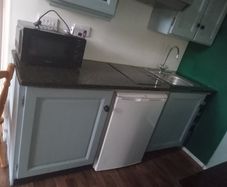 Apartment,  1 bedroom self contained steel cabin, very spacious 32ft by 10ft