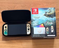 Nintendo Switch OLED - The Legend of Zelda: Tears of the Kingdom Edition