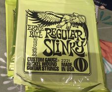 Ernie Ball Regular Slinky Guitar Strings
