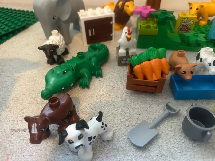 Lego Duplo Wild/Farm animal and accessories bundle