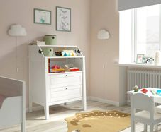 Changing table and chest of drawers