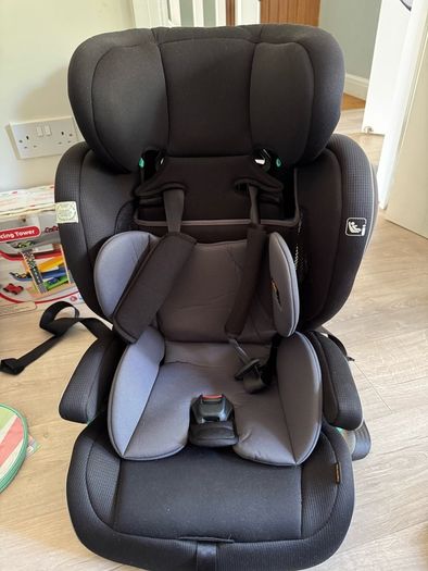 Halfords  Isofix Child Car Seat with Tether