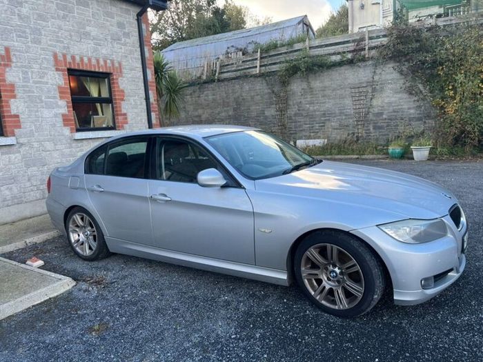 BMW 3-Series 2011