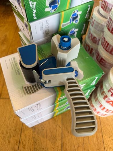 9 x Brand New tape dispensing guns & 36 x rolls of FRAGILE tape