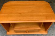 Traditional style TV Stand / Media Unit with Drawer