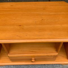 Traditional style TV Stand / Media Unit with Drawer
