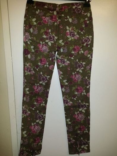Brand new genuine Aniston skinny jeans with zips size UK14 EUR40/42 Postage included