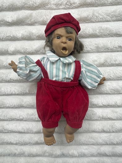 1990s Vintage Expressive Face Boy Doll By Padgett Brothers approx. 25 cm. shocked face Used Please look at the pictures