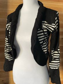Women's bolero shrug cardigan black/ white flowers Bitte Kai Rand size 10-12 New