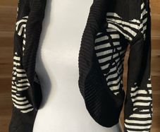 Women's bolero shrug cardigan black/ white flowers Bitte Kai Rand size 10-12 New