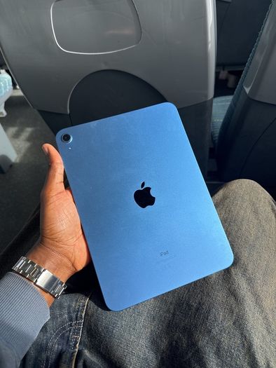Apple IPad 10th Gen 64GB