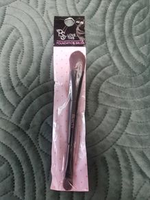 Foundation brush unopened
