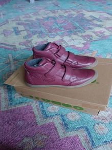 NEW Beautiful Froddo boot (EU 33)