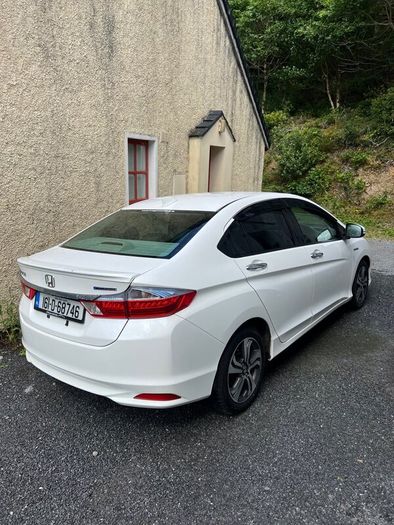Honda Grace hybrid  1,5 2016