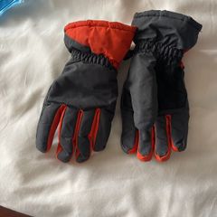 ski gloves