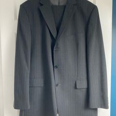 M&S Mens Suit 42in/29in