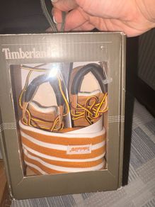 timberland Infant hat & boot set