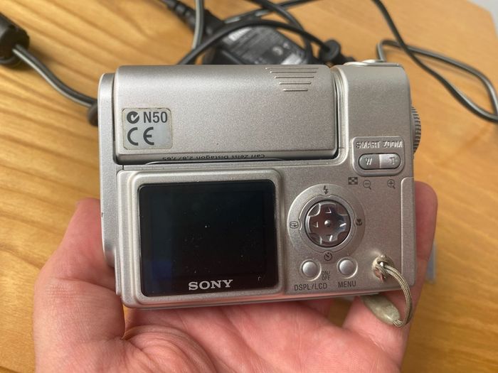 Sony DSC-F77 Digital Still Camera READ!