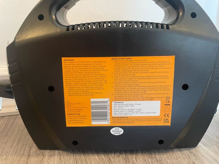 Halfords Automatic 12V Battery Charger