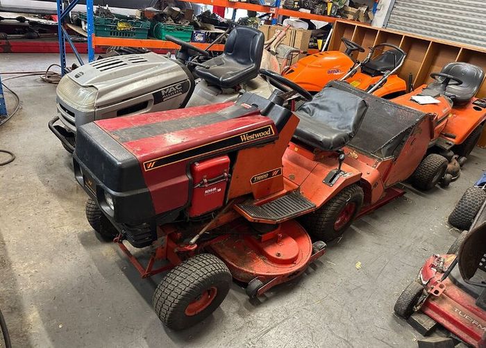 WESTWOOD T1800 - Sit on lawn Mower