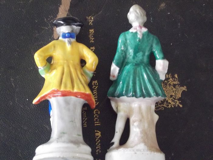 2 vintage hand painted figurine made in japan